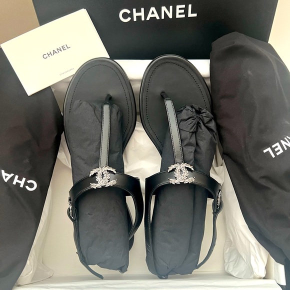 🔥CHANEL Thong Sandals - Picture 5 of 5